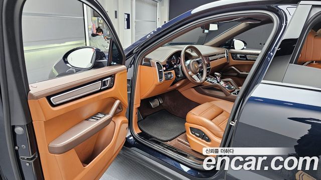 Porsche Cayenne 2022 — photo 11