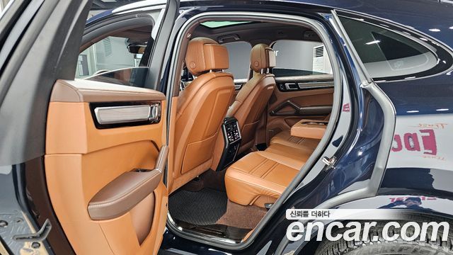 Porsche Cayenne 2022 — photo 12