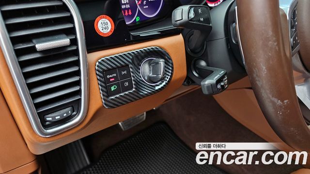 Porsche Cayenne 2022 — photo 15