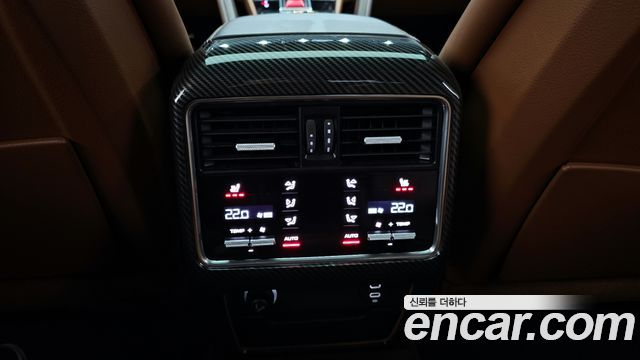 Porsche Cayenne 2022 — photo 17