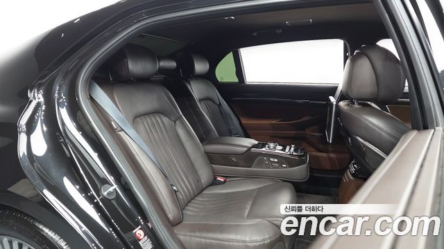 Genesis G90 2019 — photo 12
