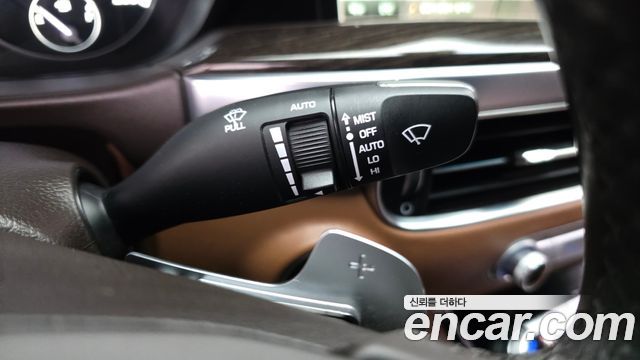 Genesis G90 2019 — photo 19
