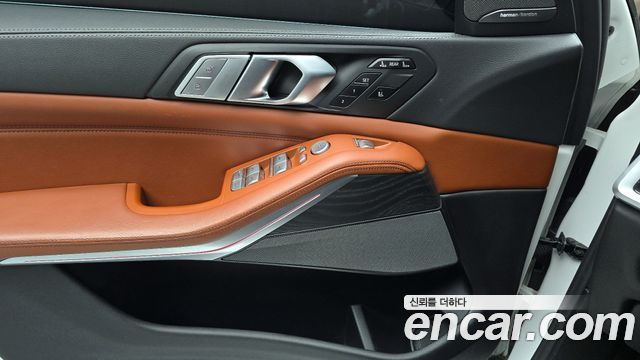 BMW X7 2020 — photo 17