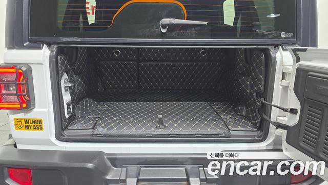 Jeep Wrangler 2022 — photo 20