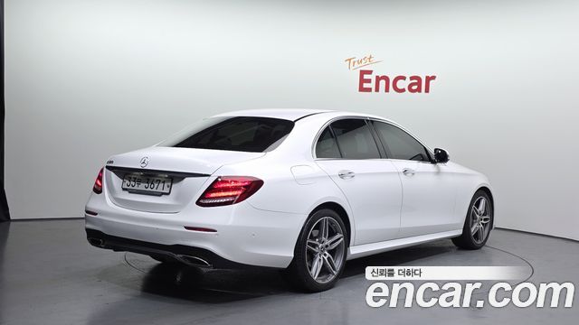 Mercedes-Benz E-Class 2019 — photo 2