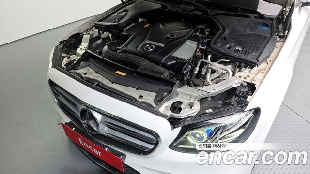 Mercedes-Benz E-Class 2019 — photo 6