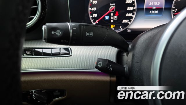 Mercedes-Benz E-Class 2019 — photo 12