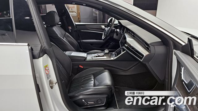 Audi A7 2020 — photo 10