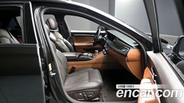 Genesis G90 2019 — photo 10