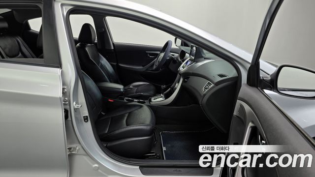 Hyundai AVANTE 2012 — photo 10