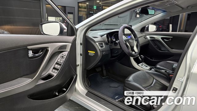 Hyundai AVANTE 2012 — photo 11