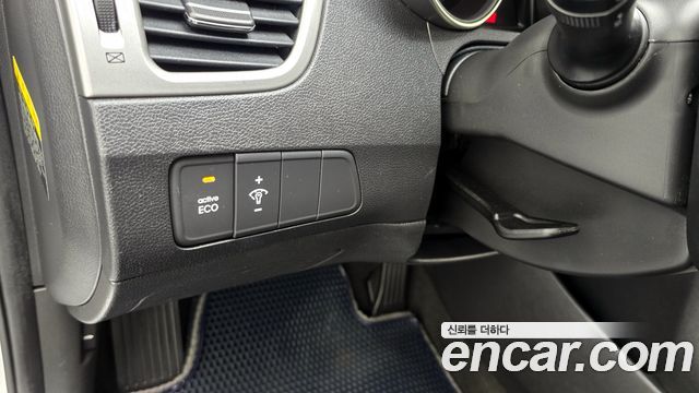 Hyundai AVANTE 2012 — photo 15