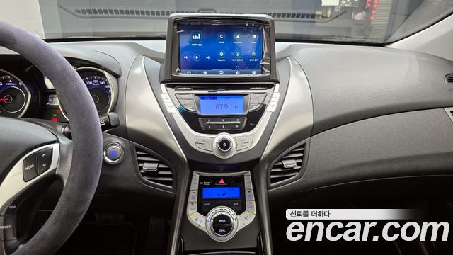 Hyundai AVANTE 2012 — photo 18