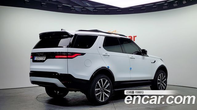 Land Rover Discovery 2022 — photo 2