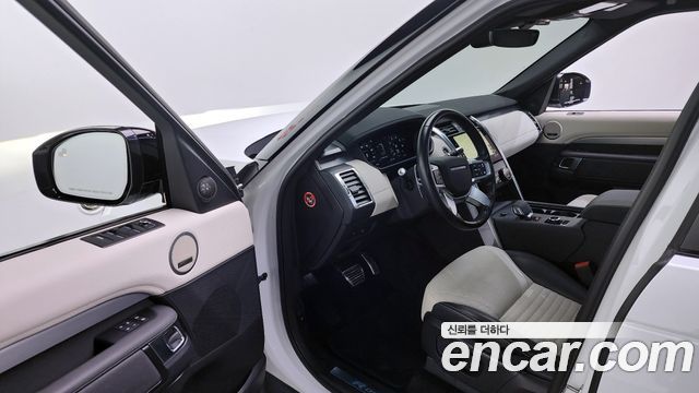 Land Rover Discovery 2022 — photo 10