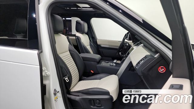 Land Rover Discovery 2022 — photo 12