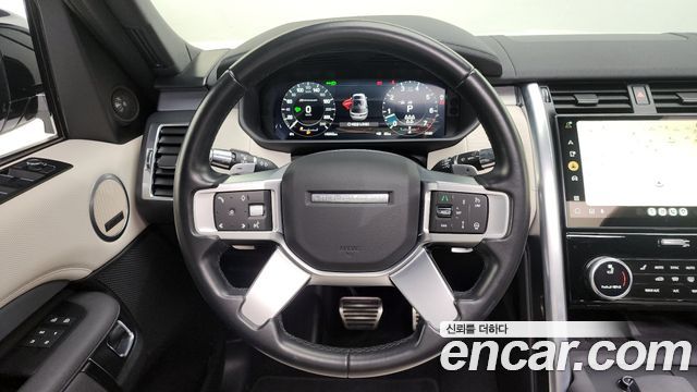 Land Rover Discovery 2022 — photo 13