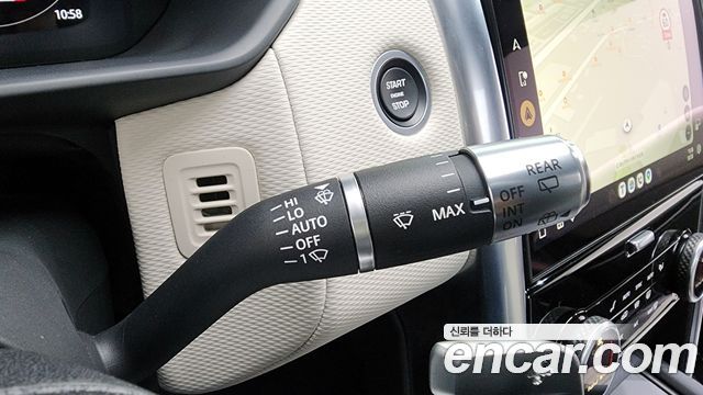 Land Rover Discovery 2022 — photo 14