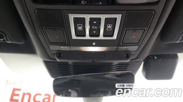 Land Rover Discovery 2022 — photo 17