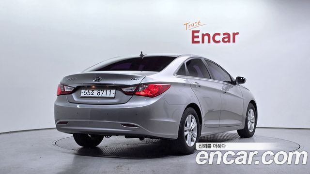 Hyundai Sonata 2010 — photo 2