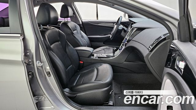 Hyundai Sonata 2010 — photo 11