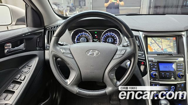 Hyundai Sonata 2010 — photo 14
