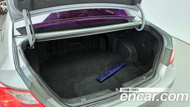 Hyundai Sonata 2010 — photo 20