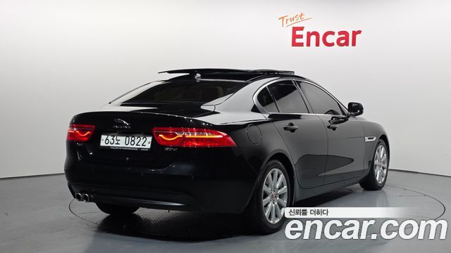 Jaguar XE 2016 — photo 2