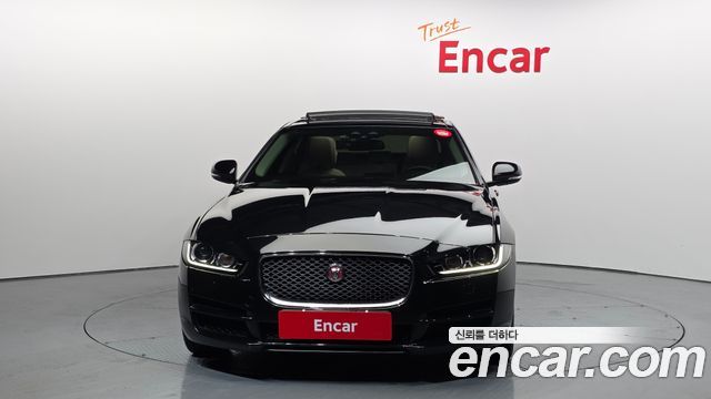 Jaguar XE 2016 — photo 3