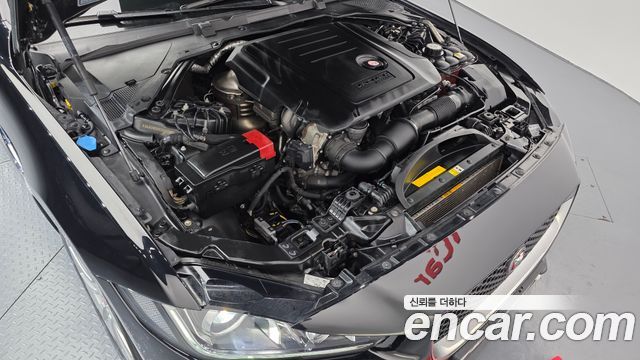 Jaguar XE 2016 — photo 6