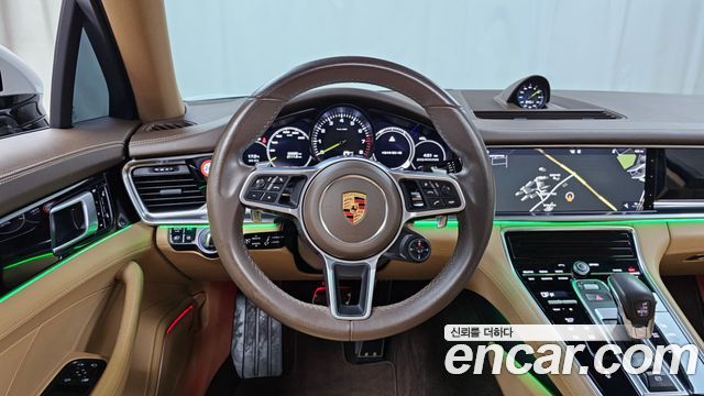 Porsche Panamera 2018 — photo 13