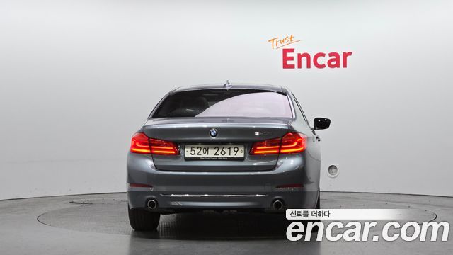 BMW 5-Series 2018 — photo 4