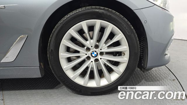 BMW 5-Series 2018 — photo 5