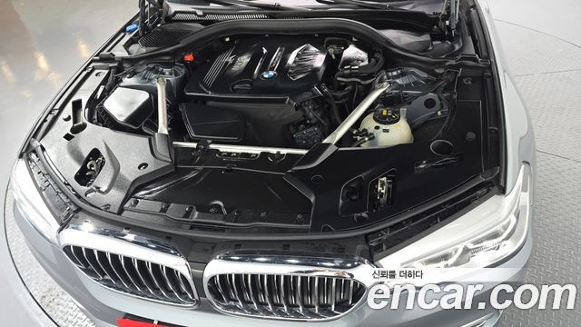 BMW 5-Series 2018 — photo 6