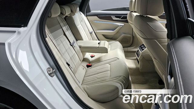 Audi A6 2025 — photo 12