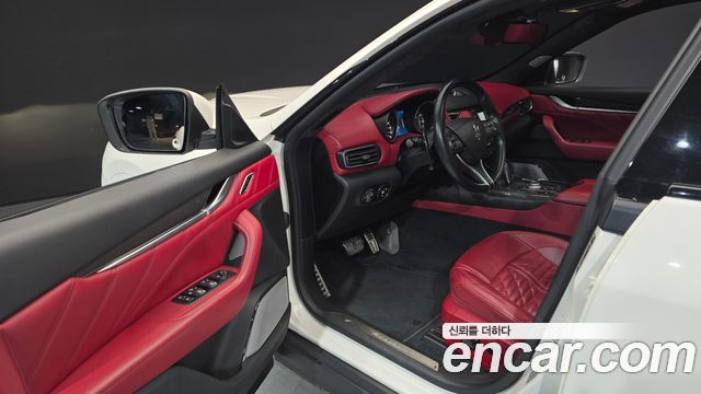 Maserati Levante 2019 — photo 10