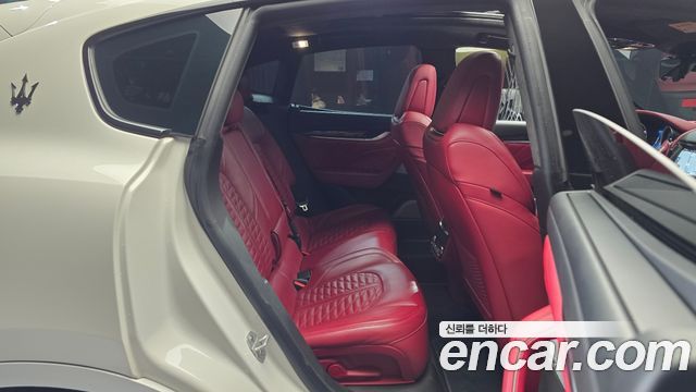 Maserati Levante 2019 — photo 12