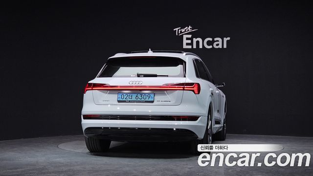Audi e-tron 2021 — photo 4