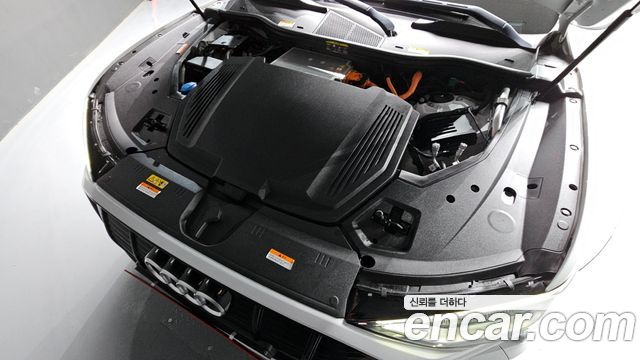 Audi e-tron 2021 — photo 6