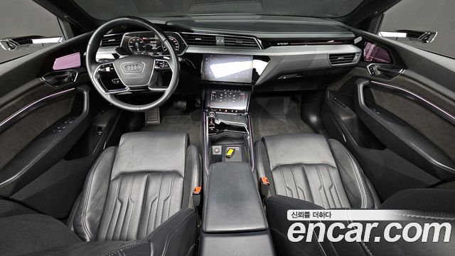 Audi e-tron 2021 — photo 7