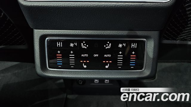 Audi e-tron 2021 — photo 19