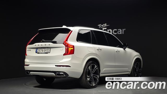 Volvo XC90 2021 — photo 2