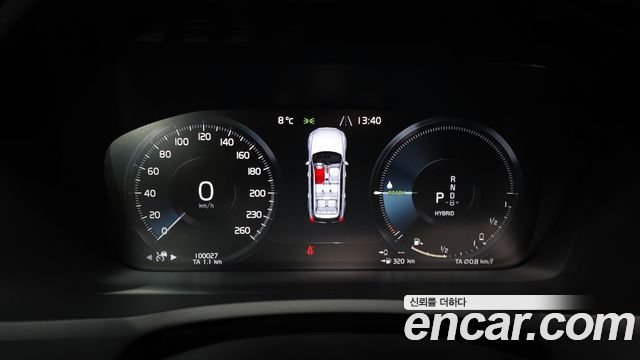 Volvo XC90 2021 — photo 8