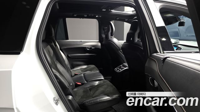 Volvo XC90 2021 — photo 12