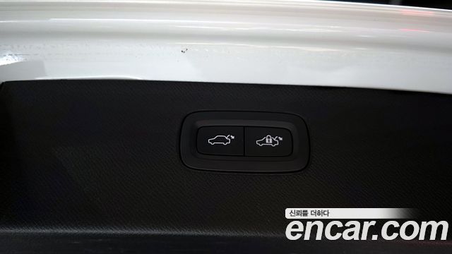 Volvo XC90 2021 — photo 19