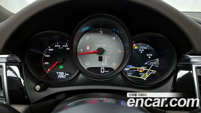 Porsche Macan 2017 — photo 8