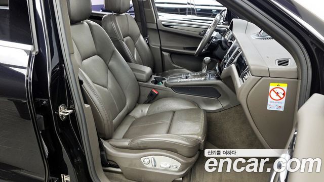 Porsche Macan 2017 — photo 11