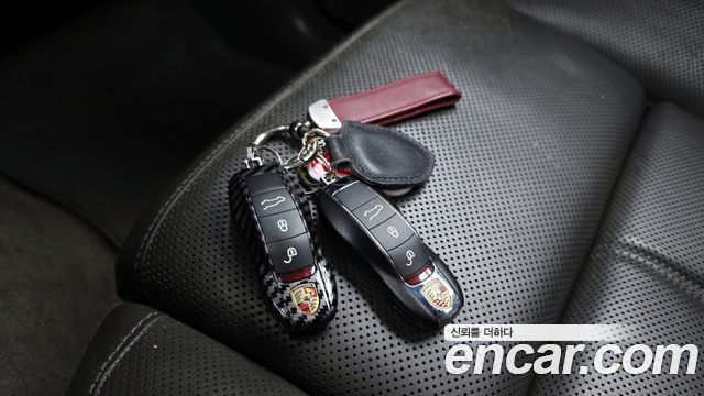 Porsche Macan 2017 — photo 19