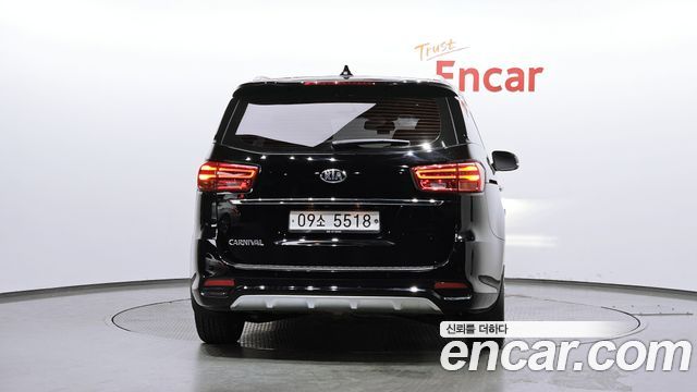 Kia Canival 2019 — photo 4