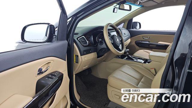 Kia Canival 2019 — photo 11